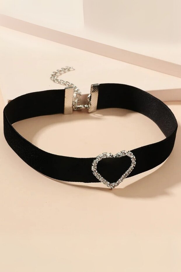 Women's Stone Heart Detail Choker Necklace