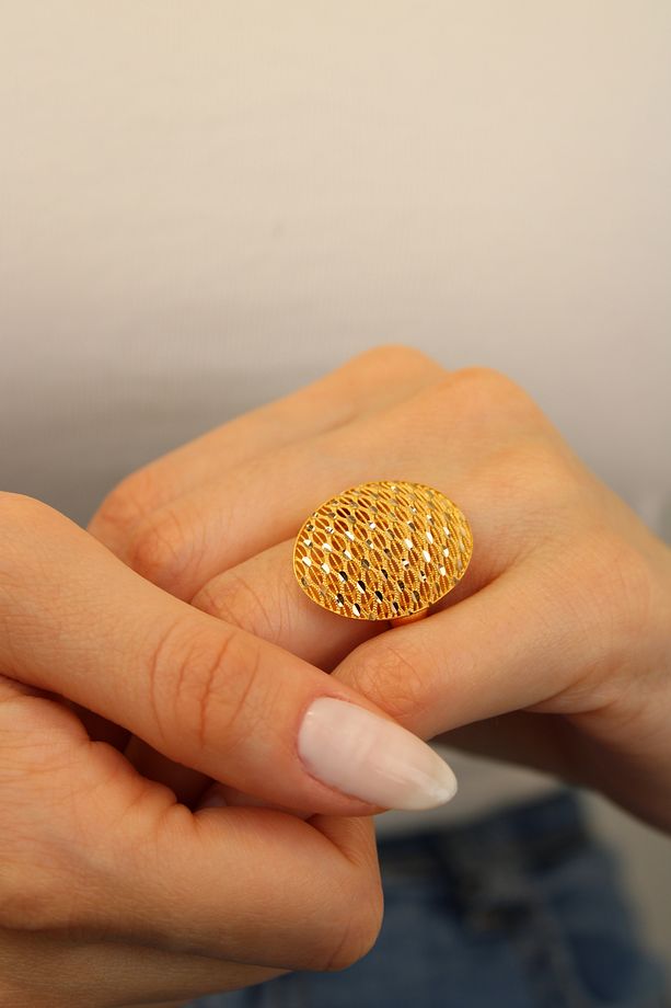 Oval İşlemeli Altın  Yüzük  14 Ayar  4,41 gram - 2