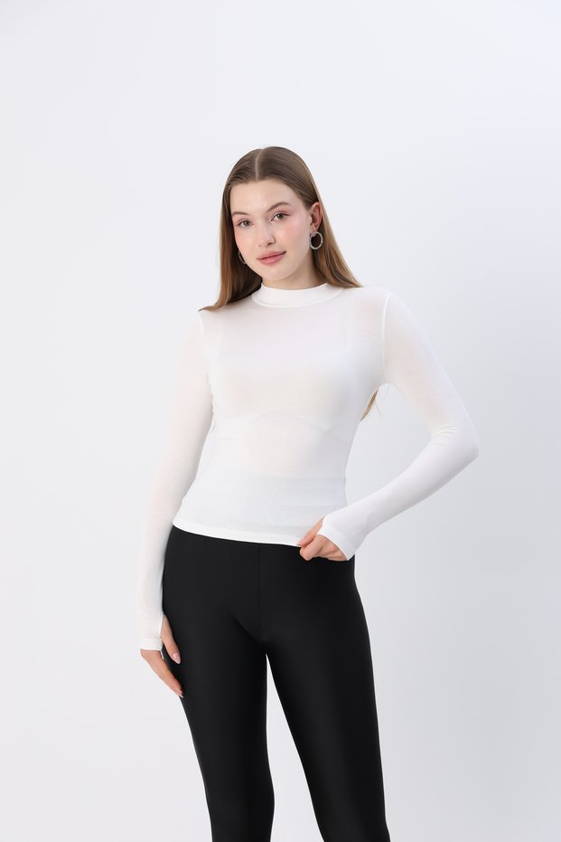 Women's White Half-Thigh Half-Turtleneck Finger Detailed Combed Cotton Body Blouse