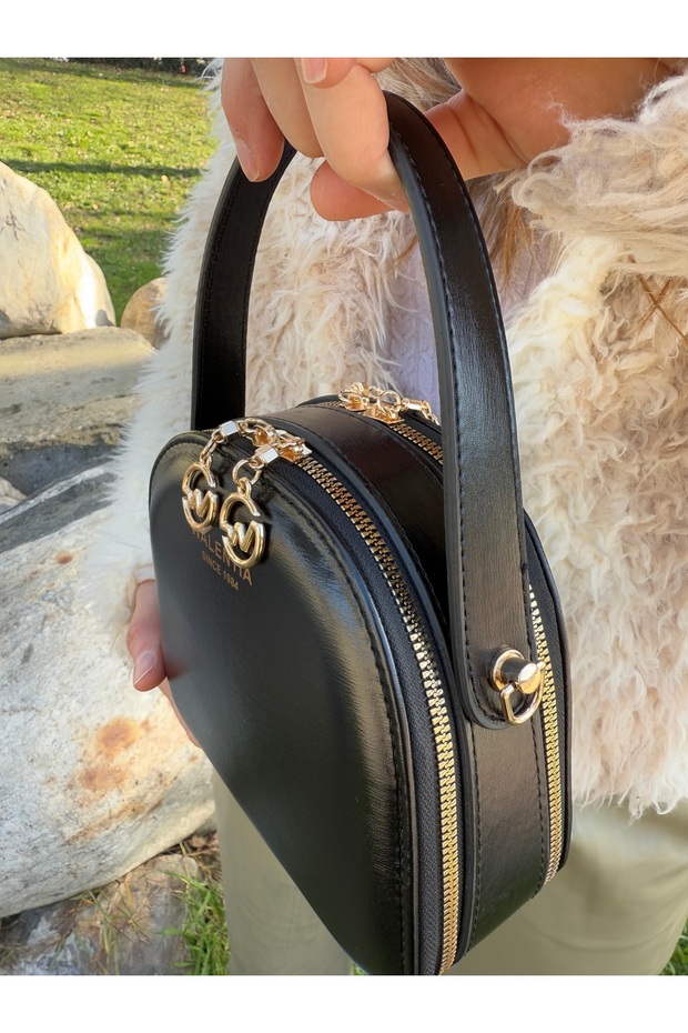 Siyah Bölmeli Ayarlanabilir Askılı Sade Ve Şık Kutu Model Kadın Çapraz Omuz Ve El Çantası - 3