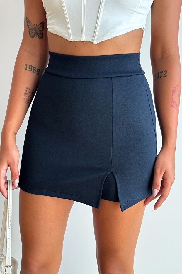 Önü Yırtmaçlı Şort Etek - 1