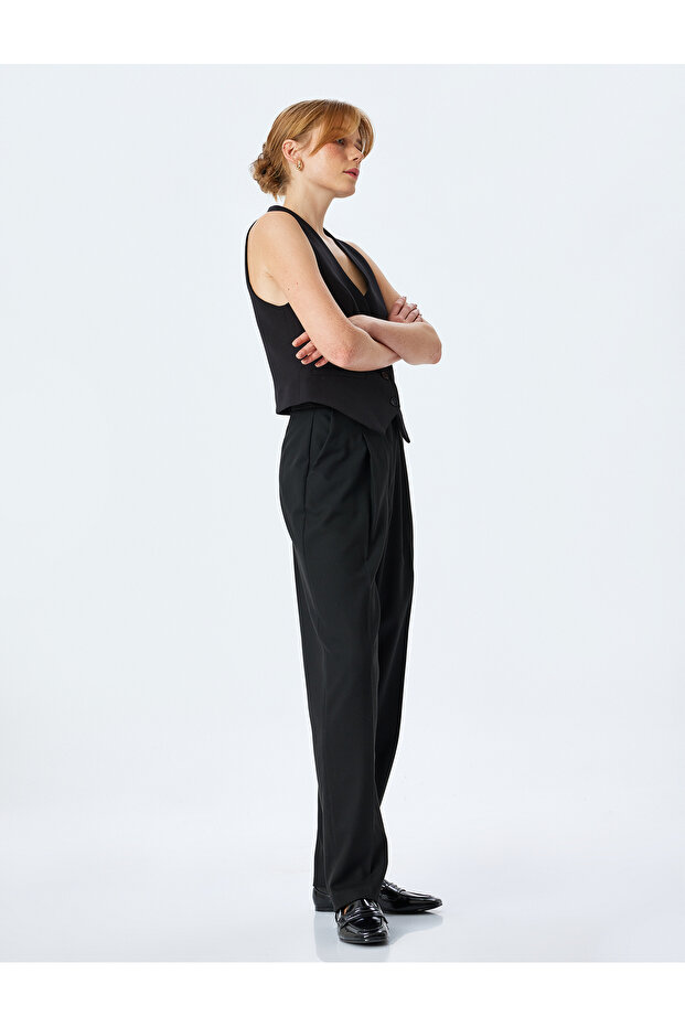 Extra High Waist Pleated Carrot Cut Pants