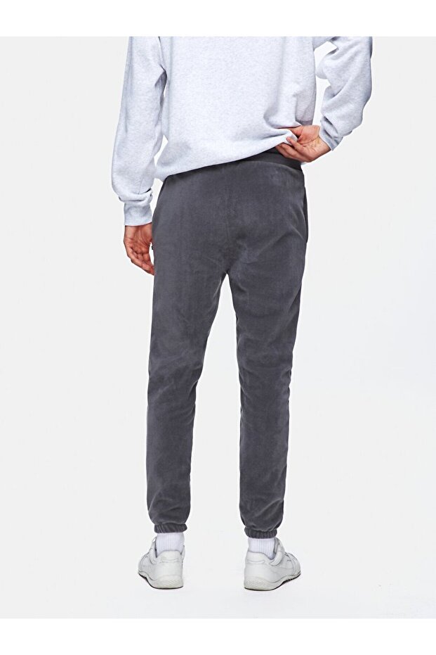 بدلة رياضية رمادية مستقيمة - 3