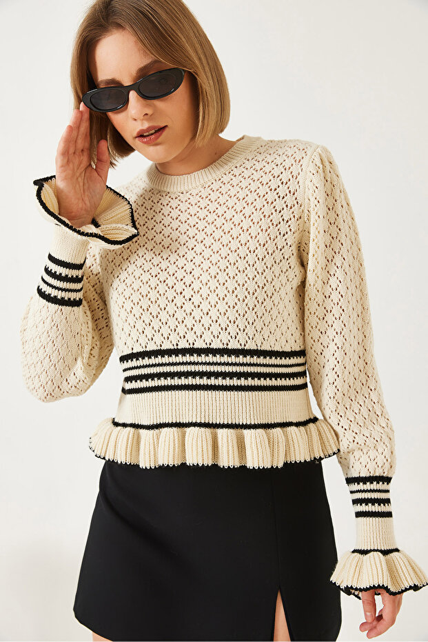 Women's Ecru Black Ruffled Knitwear Sweater 20246872