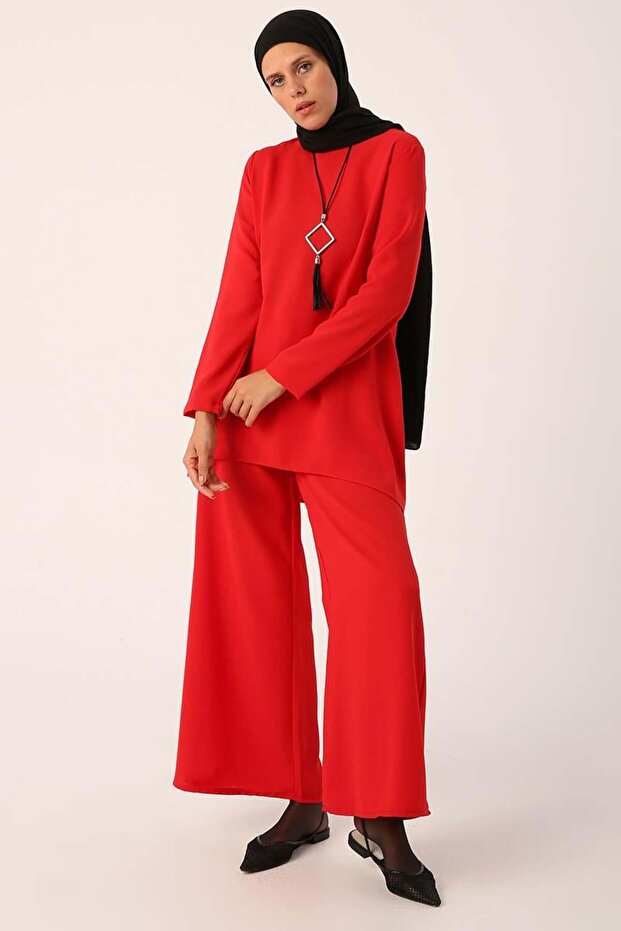 Red Necklace Wide Leg Trousers Tunic Suit