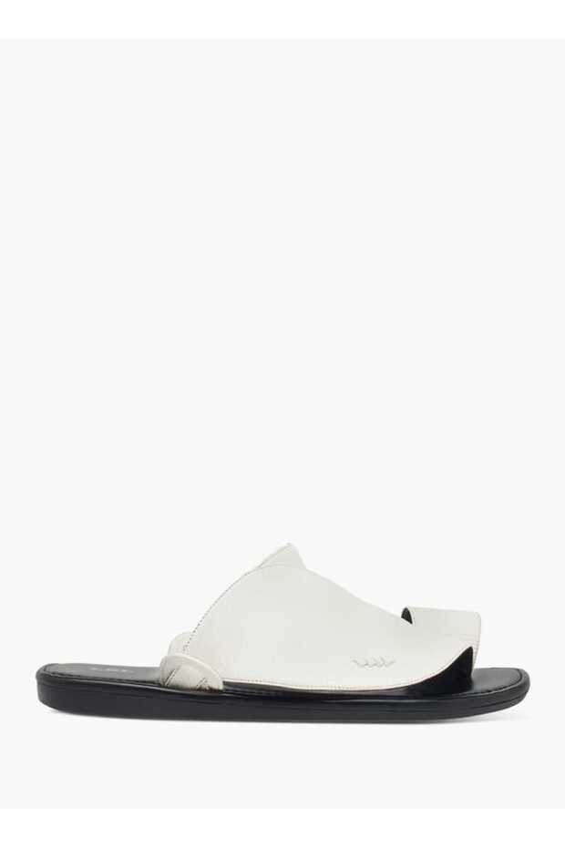 Textured Slip-On Arabic Sandals with Toe Loop - 2