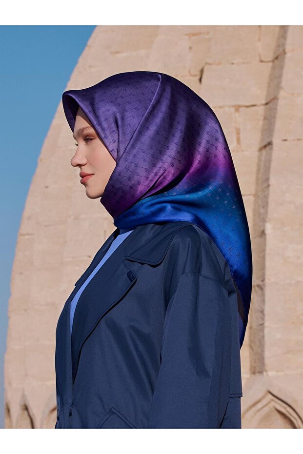 وشاح حريري - 9003D-09 - تيفيل - نموذج المونوغرام الملون
