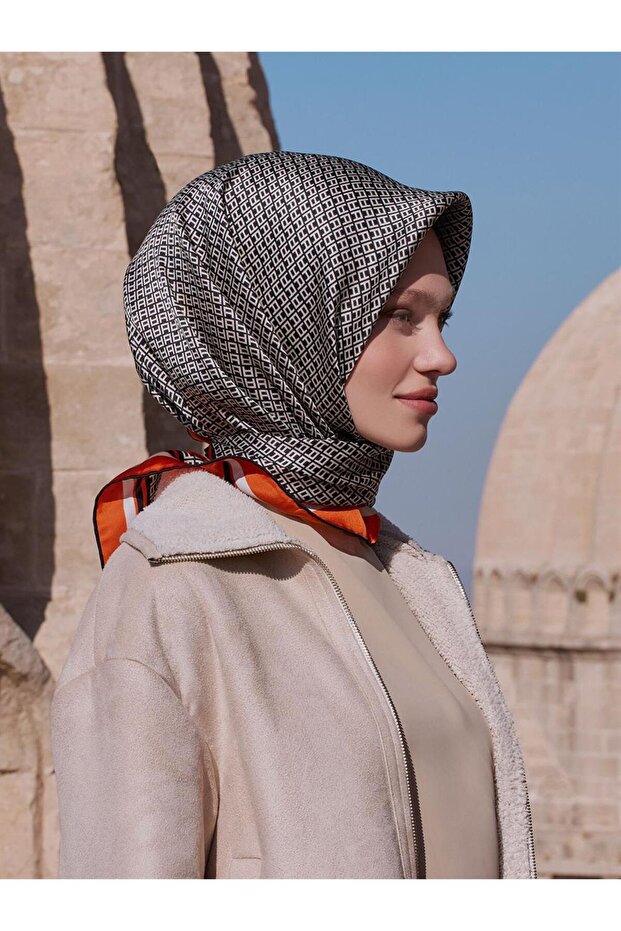 وشاح حريري - 9026D-37 - تيفيل
