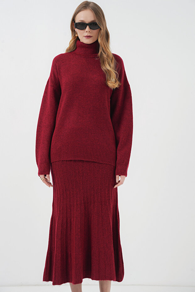 15892 Model Red Knitwear Sweater and Skirt Set