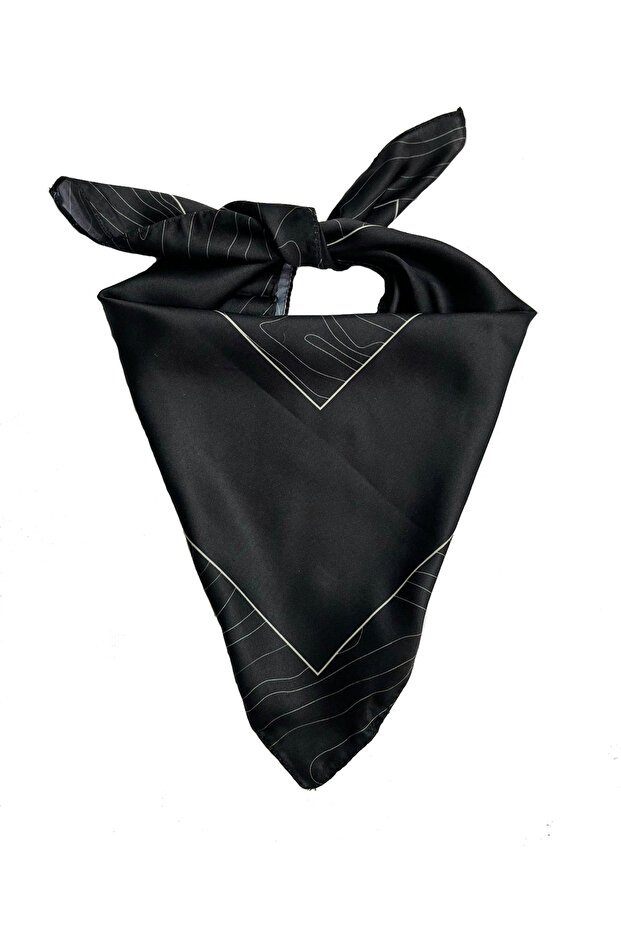 وشاح منقوش باللون الأسود - 1