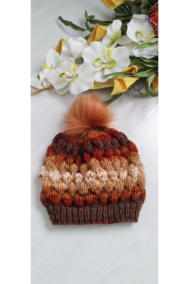 Hand Knitted//Natural//Marbled//Beret.