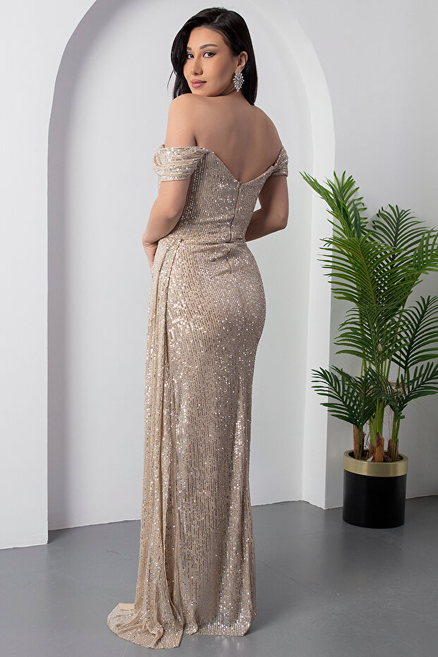 فستان سهرة مطرز بالترتر مكشوف الكتفين - 7