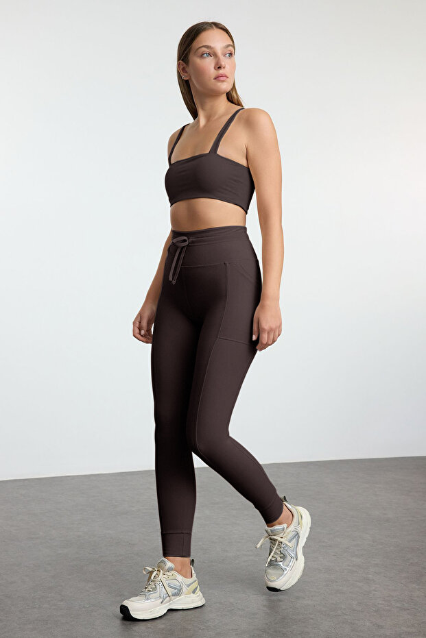 Kahverengi Fırçalı Soft Kumaş Cep ve Bağlama Detaylı Tam Boy Örme Spor Tayt THMAW25TY00014 - 3