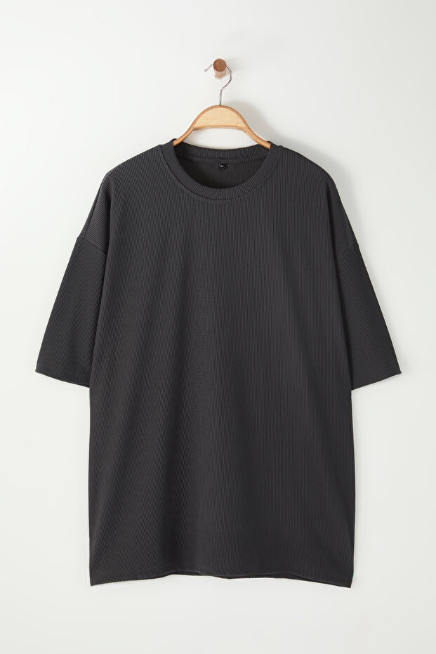 Büyük Beden Basic Gri Oversize/Geniş Kesim Dokulu Kırışmaz Ottoman T-Shirt TMNSS25BF00013 - 7