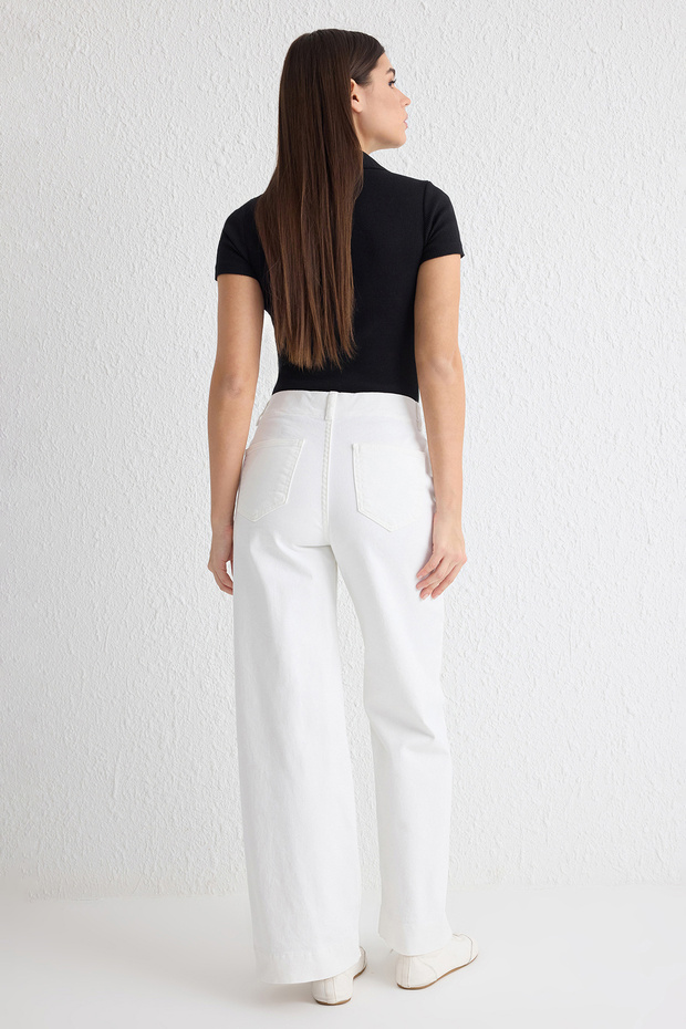 Beyaz Düğme Detaylı Yüksek Bel Comfort/Esnek Wide Leg Geniş Paça Jeans TWOSS25JE00183 - 9