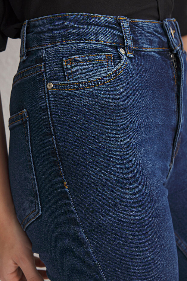 Ciemnoniebieskie jeansy z wysokim stanem Comfort/Elastyczne Flare Hiszpańskie nogawki TWOSS25JE00110 - 4