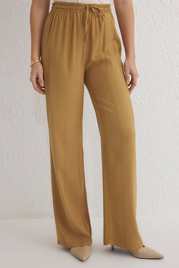 Camel Jakarlı Beli Lastikli Wide Leg/Geniş Paça Dokuma Pantolon TWOSS25PL00039 - 6