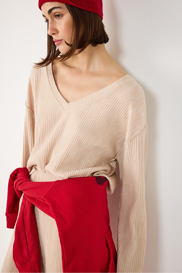 Ribbed V-Neck Soft Crop Top