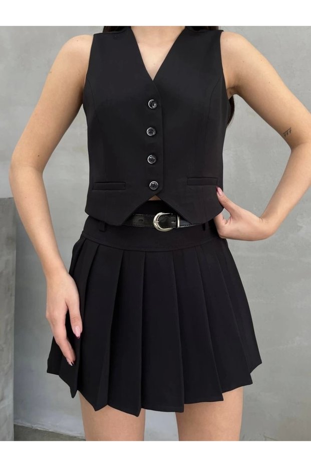 Women's Black Sleeveless Buttoned Short Woven Classic Vest