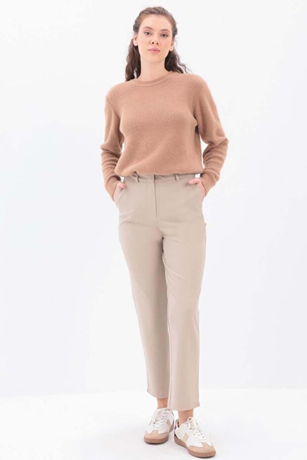 Beige-Leg Slit Carrot Trousers