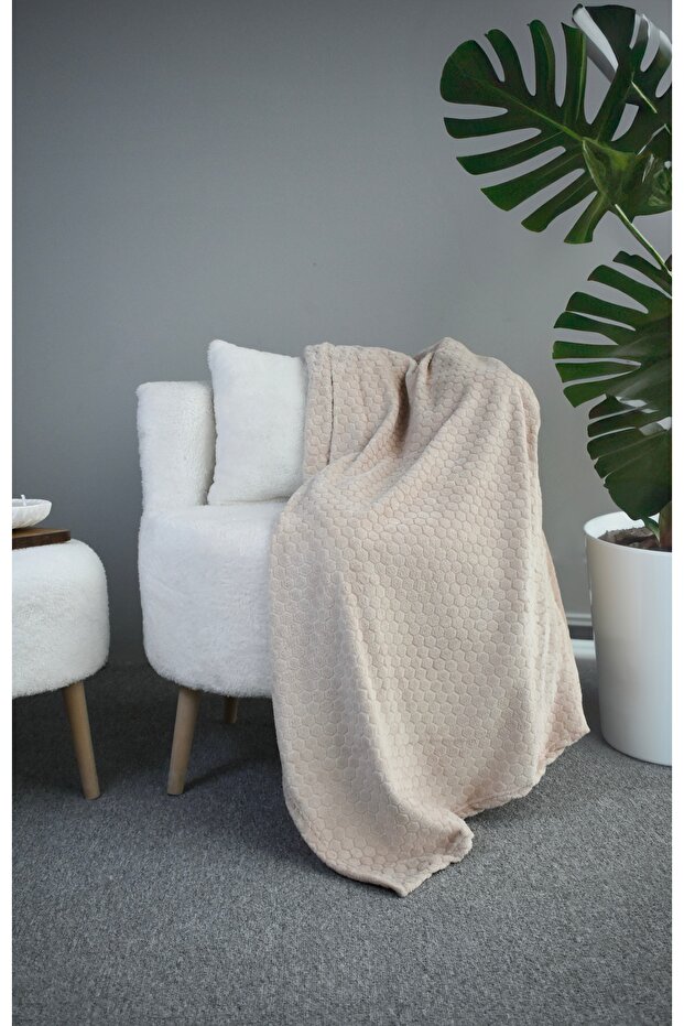 Petek Pattern Beige Color Wellsoft Fleece Plush Tv Blanket 120X160 cm