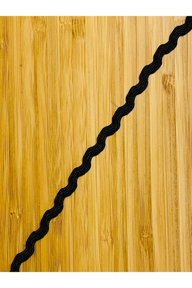 حجر الماء، شريط زخرفي. 1 سم × 10 متر. أسود.