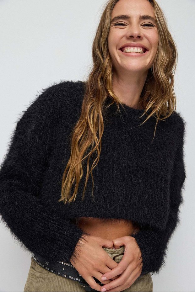 Flauschiger, kurzer Pullover