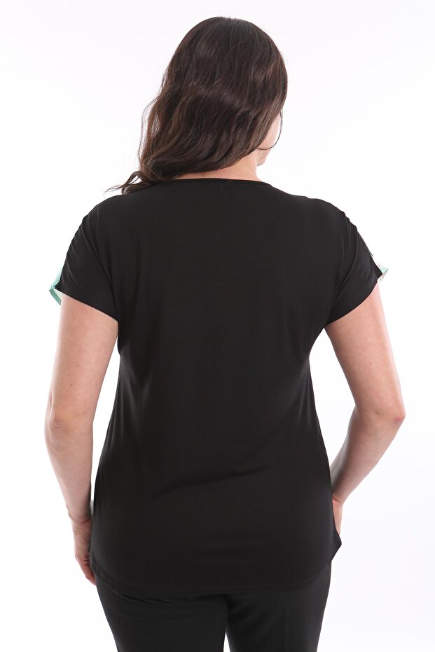 بلوزة سوداء أساسية بأكمام منخفضة منقوشة بمقاسات كبيرة - 6