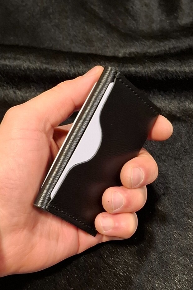 Ultra Thin Leather Card Holder, Capacity for 8 Cards, Minimal Real Leather Card Holder (6.5 X 10 cm)