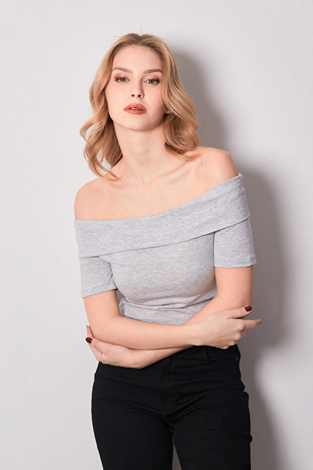 Basic Madonna Collar Blouse - 3