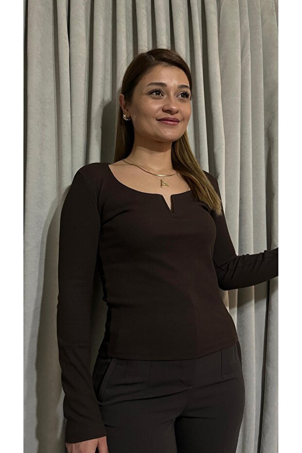 Women's Coffee V Iron Drop Collar Blouse