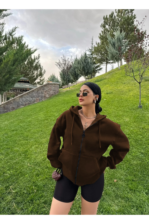 سترة صوفية نسائية بنية اللون بسحاب عادي