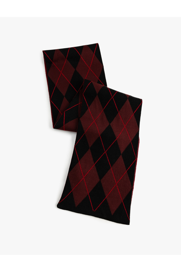 Diamond Patterned Long Scarf