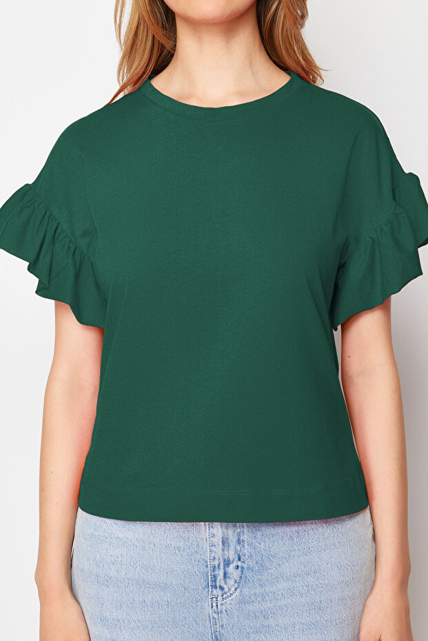 Zümrüt Yeşili %100 Pamuk Fırfır Detaylı Basic Bisiklet Yaka Örme T-Shirt TWOSS22TS2429 - 6