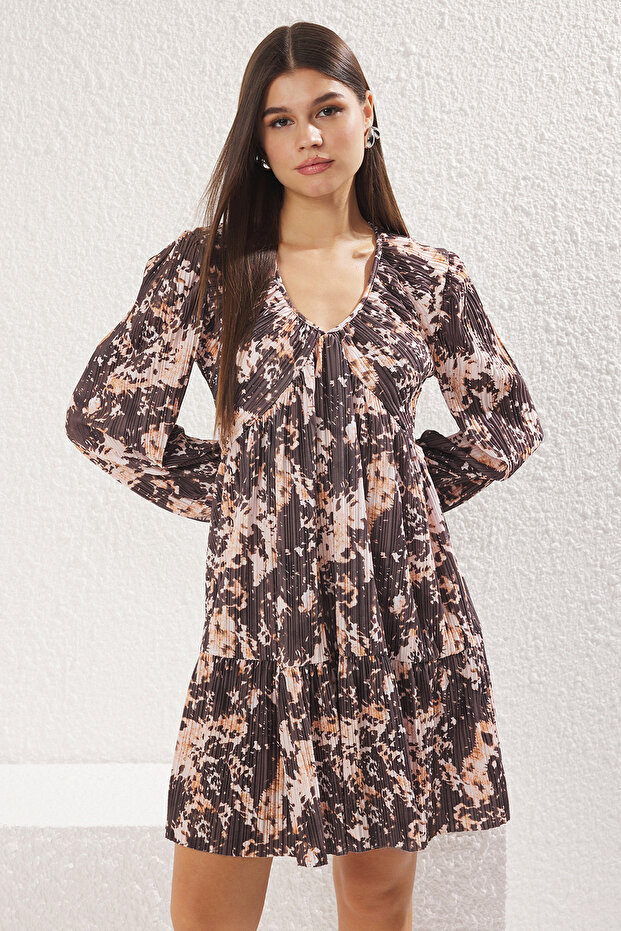 Çok Renkli Soyut Büzgü / Drape Mini Soyut Baskılı Pilise Vücuda Oturan Örme Elbise TWOSS25EL00099 - 1