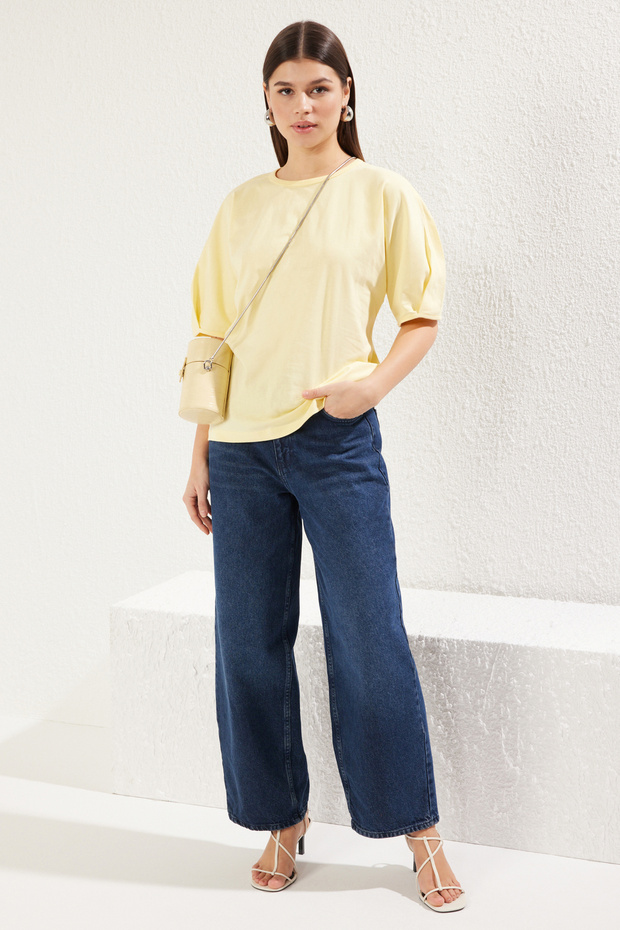 Açık Sarı %100 Pamuk Balon Kol Oversize/Geniş Kesim Örme T-Shirt TWOSS25TS00041 - 2