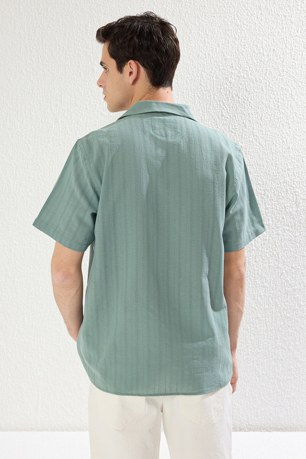 Açık Haki Regular Fit Dokulu Yazlık Keten Görünümlü Gömlek TMNSS23GO00070 - 5