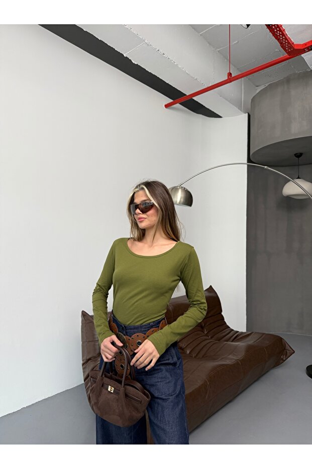 محصول الجسم الأساسي بأكمام طويلة باللون الكاكي - 8