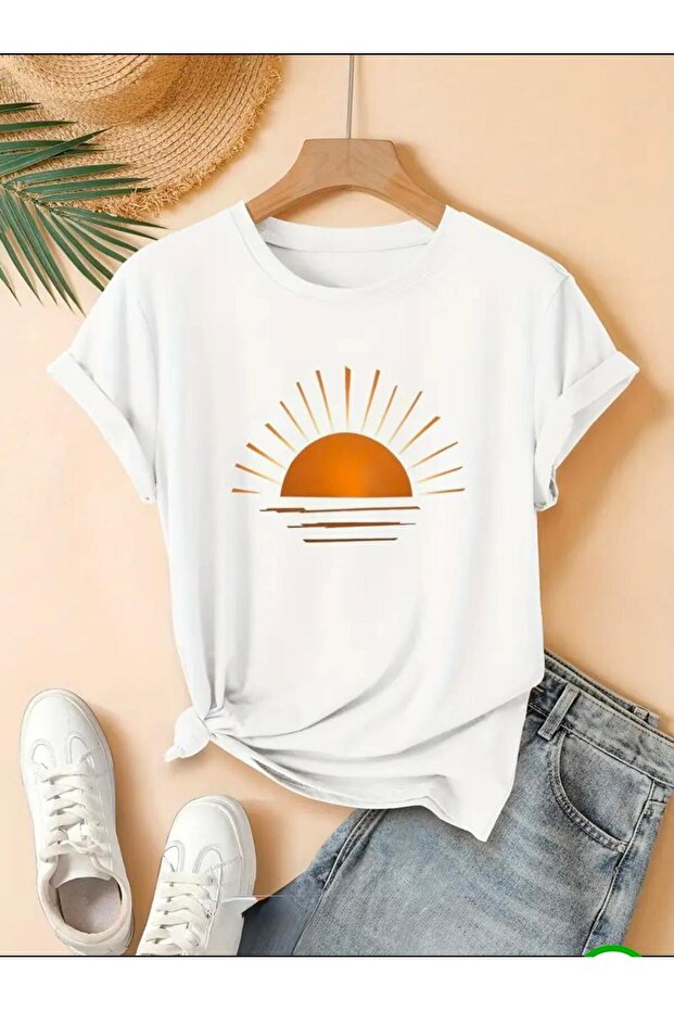 تي شيرت أساسي مطبوع عليه شمس - 1