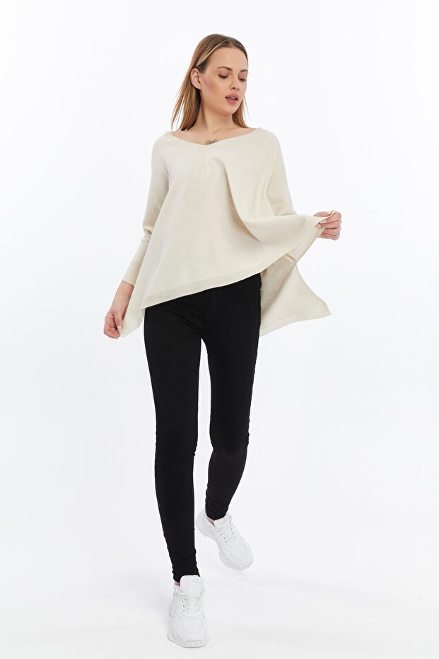 Women's Ecru V-Neck Loose Blouse