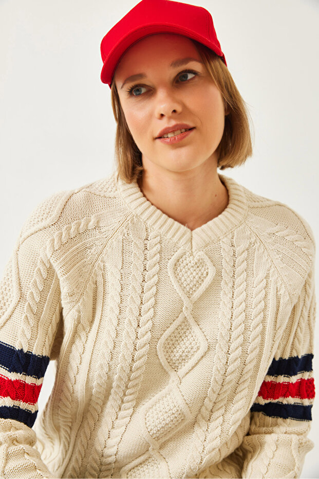 Women's Ecru V-Neck Patterned Knitwear Sweater 20246919