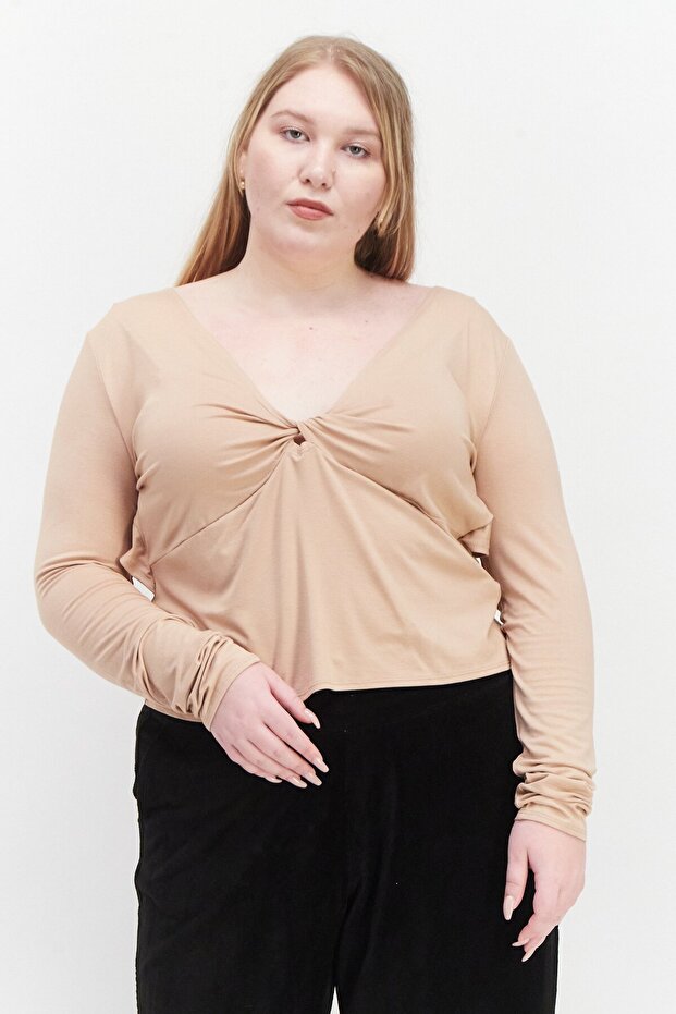 Women Curvy Fit V-neck Long Sleeve Solid Top, Tan