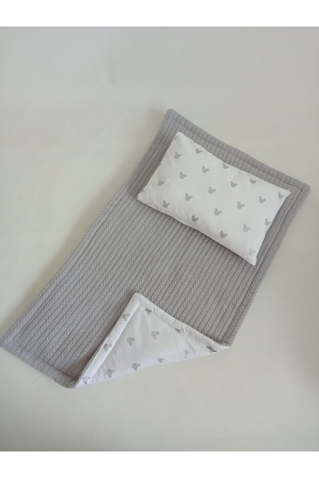 Lump and Pillow Made of 100% Cotton Knit Pike Fabric