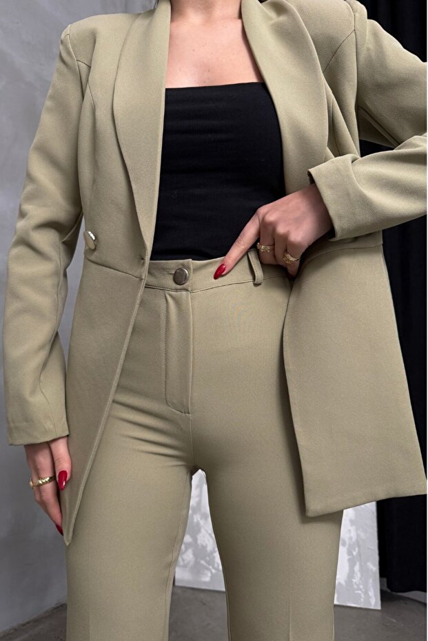 Damski podwójny żakiet i spodnie w komplecie z plisowaną i zdobioną guzikami nogawką - 6
