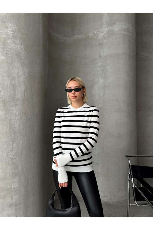 Crew Neck Black Striped Knitwear Sweater Ekru 8236
