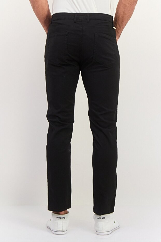 بنطال تشينو سادة بقصّة عادية للرجال، أسود - 3