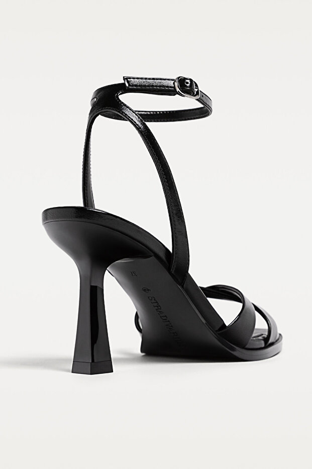 Topuklu Siyah Sandalet - 4