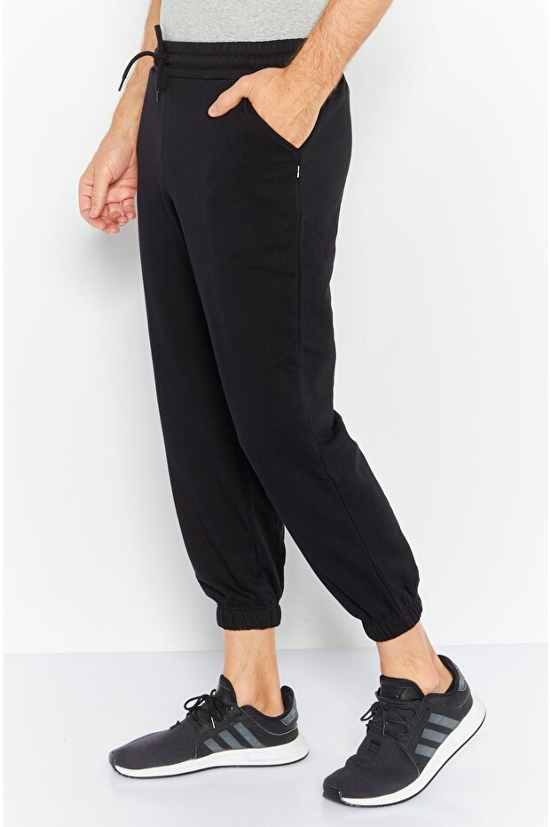 بنطال رياضي سادة برباط للرجال، أسود - 3