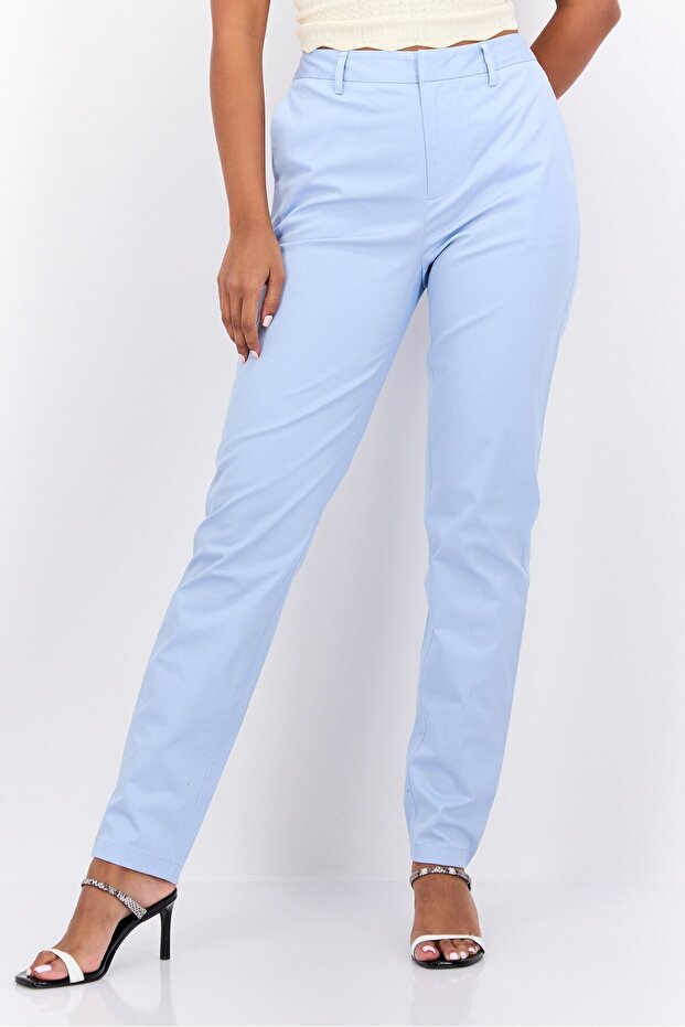 بنطلون شينو سادة بقصّة Slim Fit للنساء، أزرق فاتح