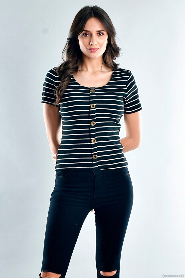 20021533 Ribbed Knit Front Buttoned Short Sleeve Blouse Black White